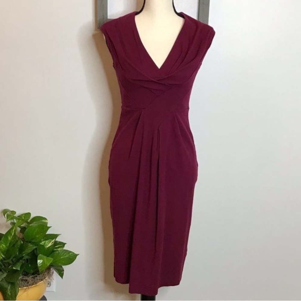BANANA REPUBLIC • SIZE: 2 • SLEEVELESS MAROON DRESS